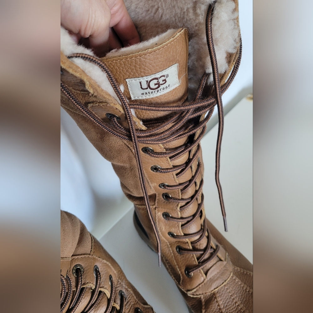 UGG ADIRONDACK BOOT TALL III (US9)